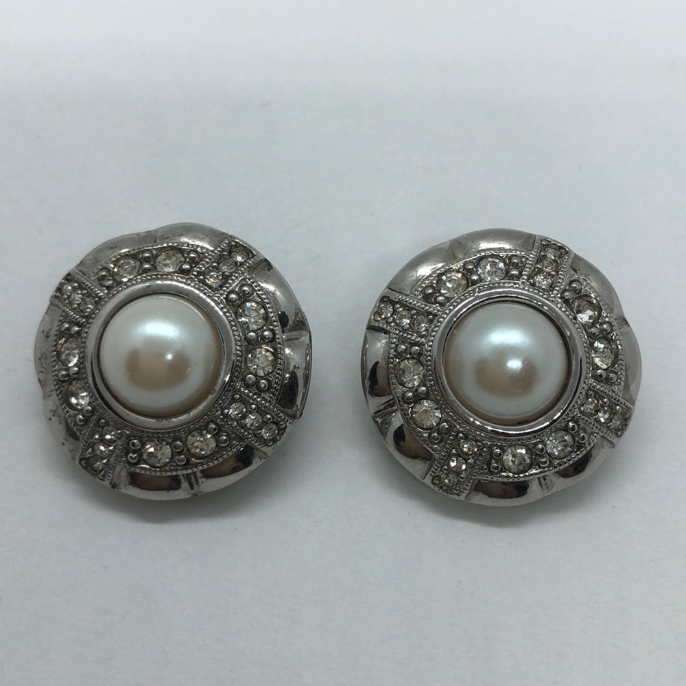 Erwin Pearl Clip On. Signed - image 1